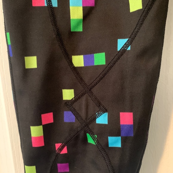 CW-X Compression Capris - Picture 5 of 10